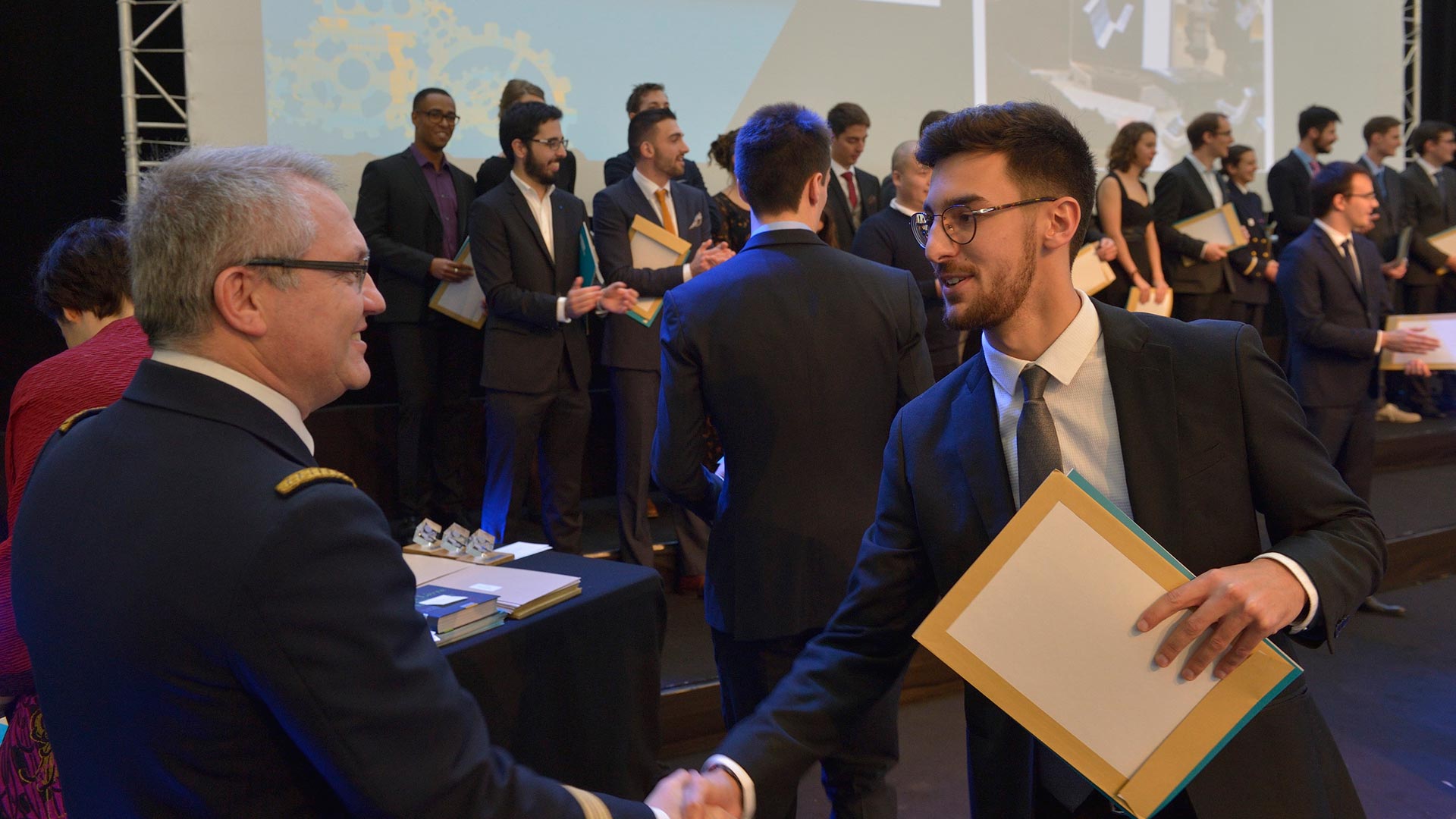 ENSTA Bretagne : Remise diplômes ingénieurs recrutement