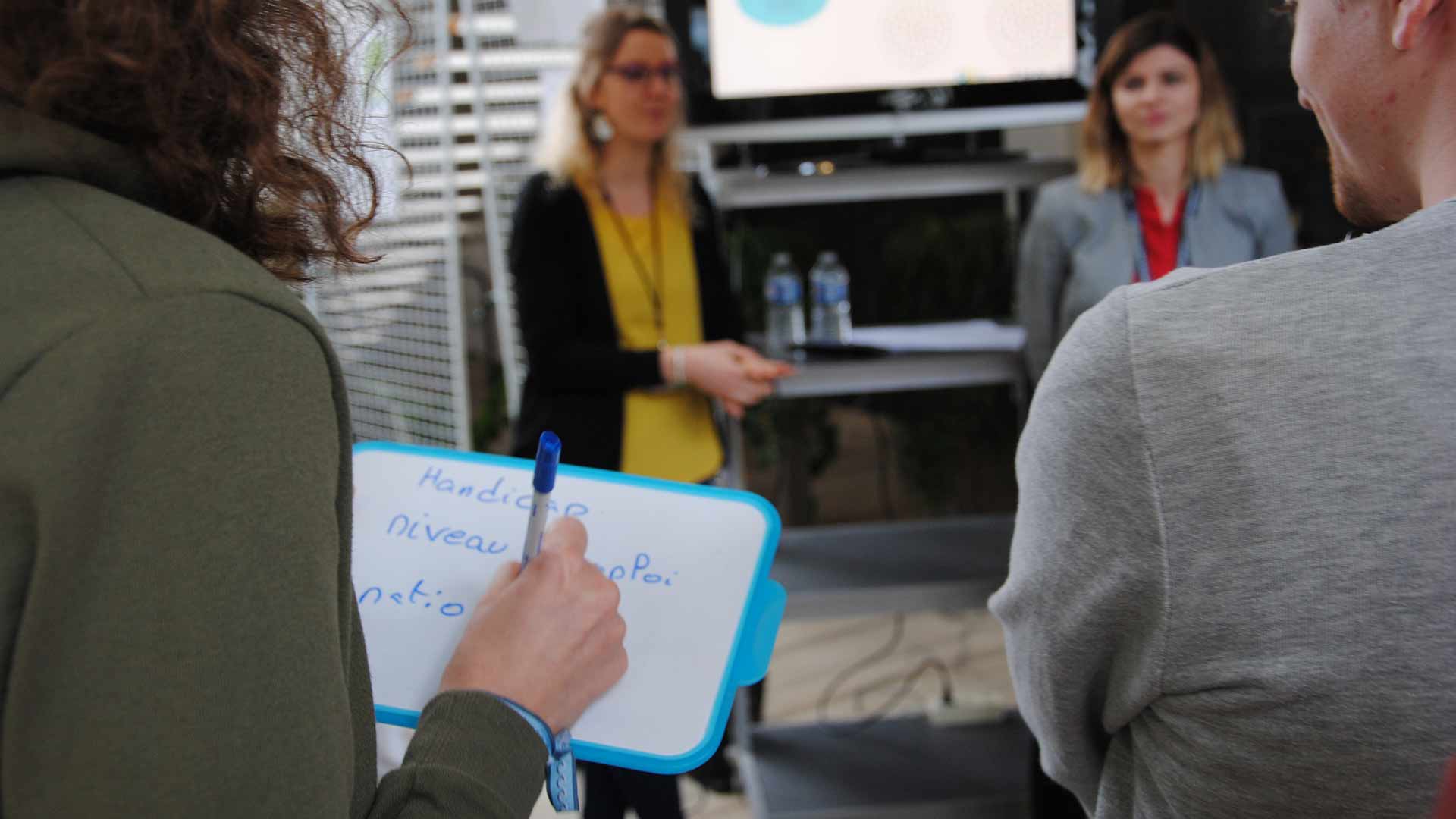 Sensibilisation au handicap : atelier animé par le groupe Thales